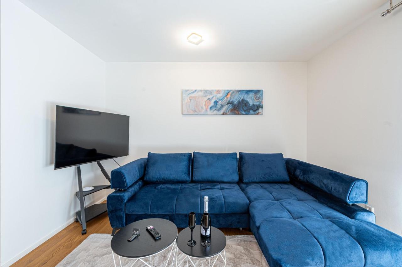 Lit Living: Luxus - Box Spring - Parking - Terrace Apartment