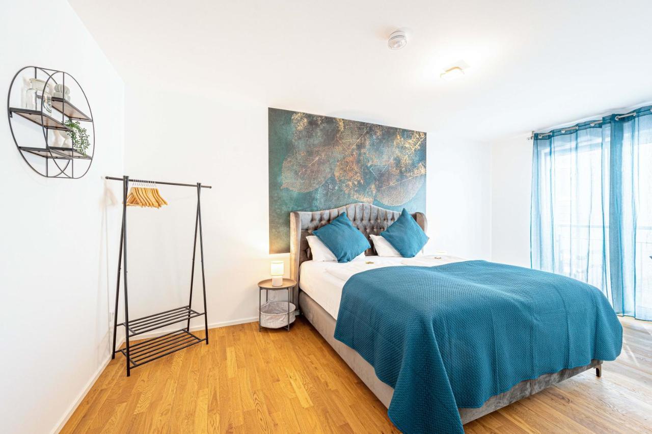 Lit Living: Luxus - Box Spring - Parking - Terrace *